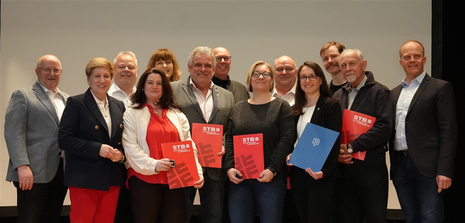 Ehrende und geehrte Mitarbeiter Ehrende und geehrte Mitarbeiter